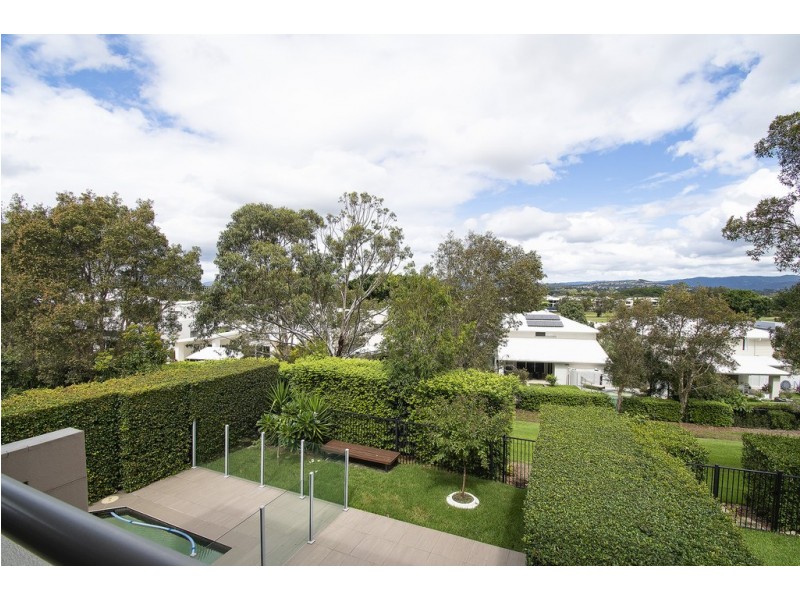 Villa 1/6025 Vista Drive, Benowa QLD 4217