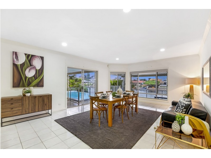 55 Cessnock Close, Mermaid Waters QLD 4218