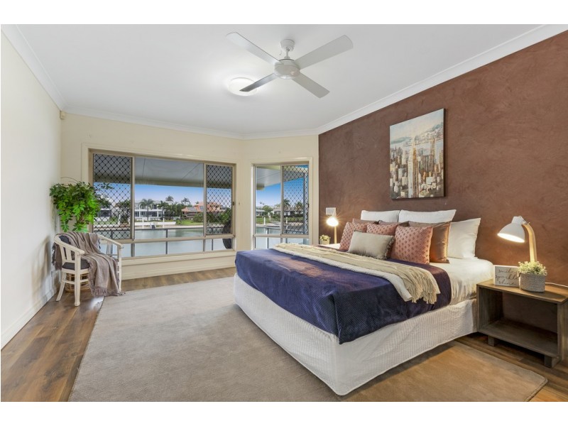 55 Cessnock Close, Mermaid Waters QLD 4218