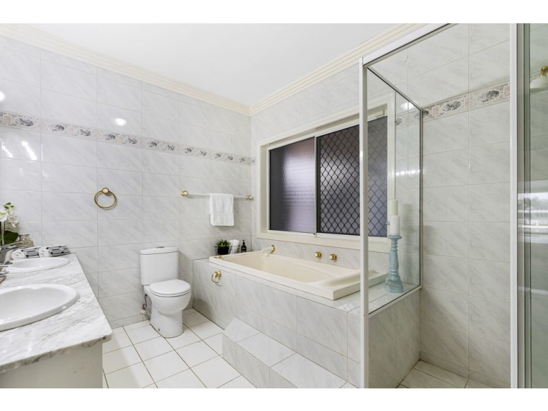 55 Cessnock Close, Mermaid Waters QLD 4218