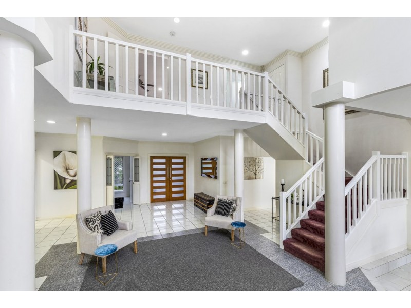 55 Cessnock Close, Mermaid Waters QLD 4218