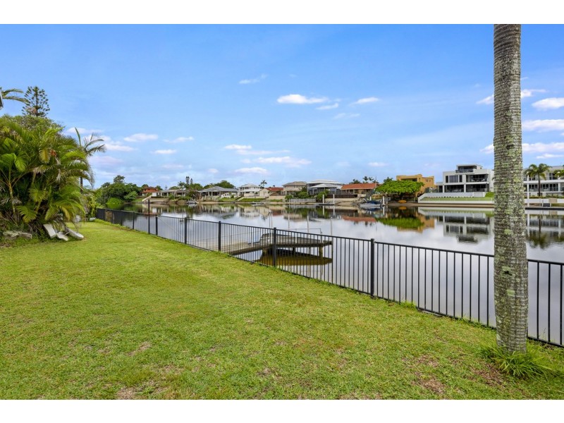 55 Cessnock Close, Mermaid Waters QLD 4218