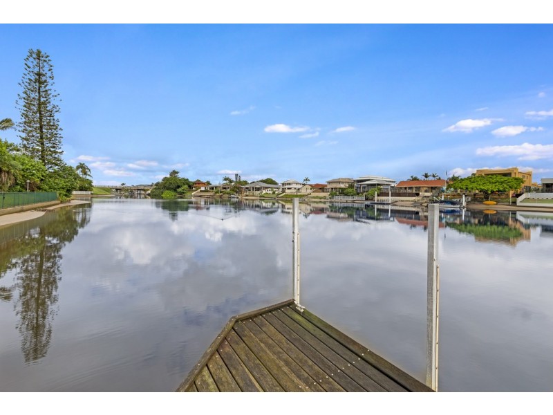 55 Cessnock Close, Mermaid Waters QLD 4218