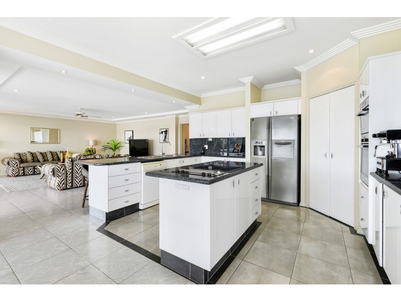 132 Port Jackson Blvd, Clear Island Waters QLD 4226