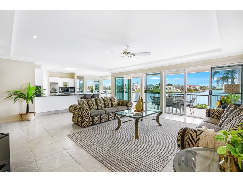 132 Port Jackson Blvd, Clear Island Waters QLD 4226