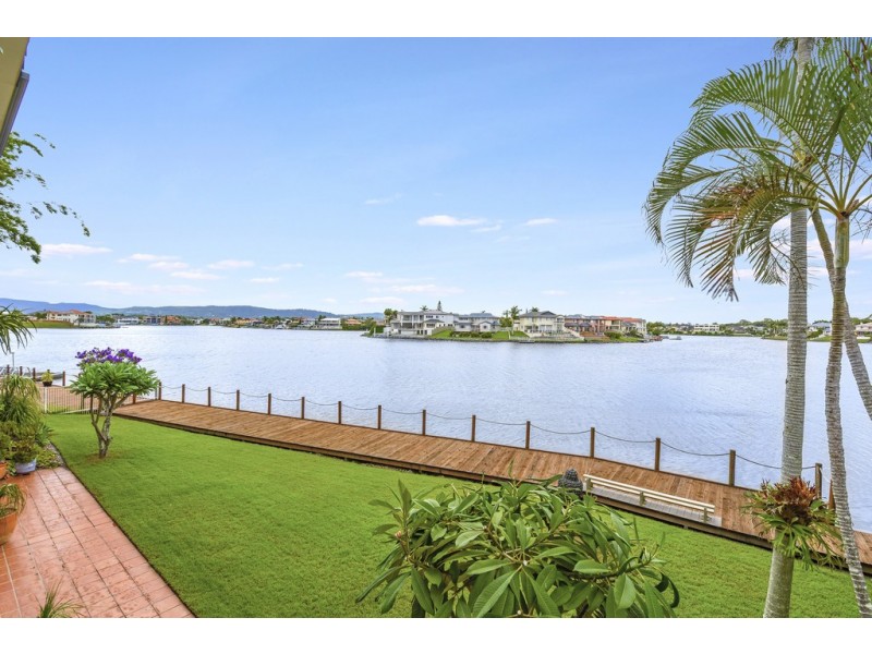 132 Port Jackson Blvd, Clear Island Waters QLD 4226