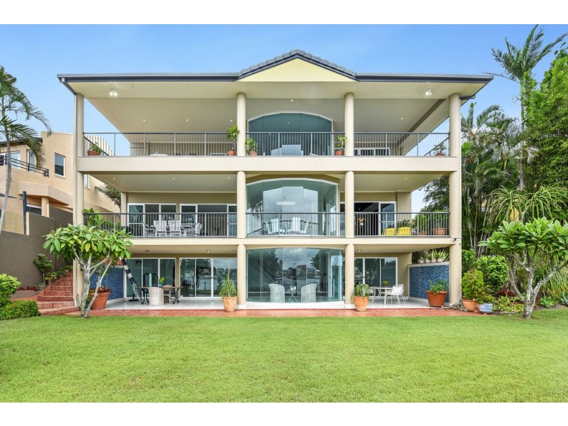132 Port Jackson Blvd, Clear Island Waters QLD 4226