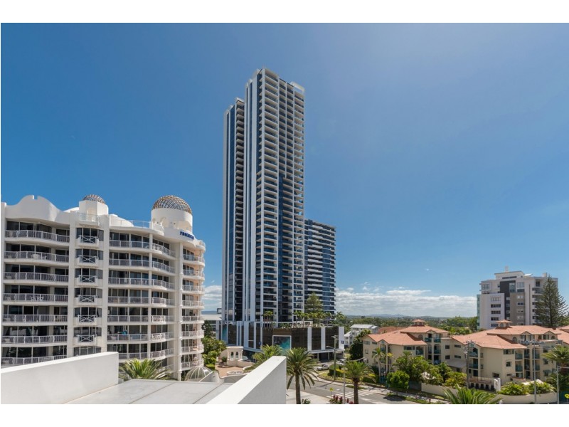 501/19 ‘Aria’ Albert Avenue, Broadbeach QLD 4218