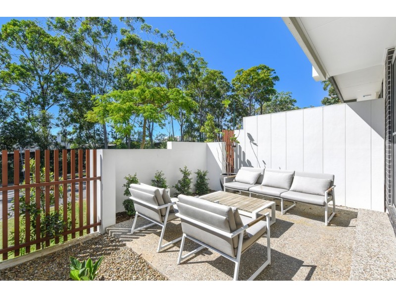 26-28 Drury Ave, Southport QLD 4215