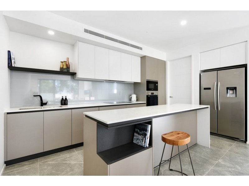 26-28 Drury Ave, Southport QLD 4215