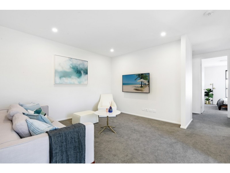 26-28 Drury Ave, Southport QLD 4215