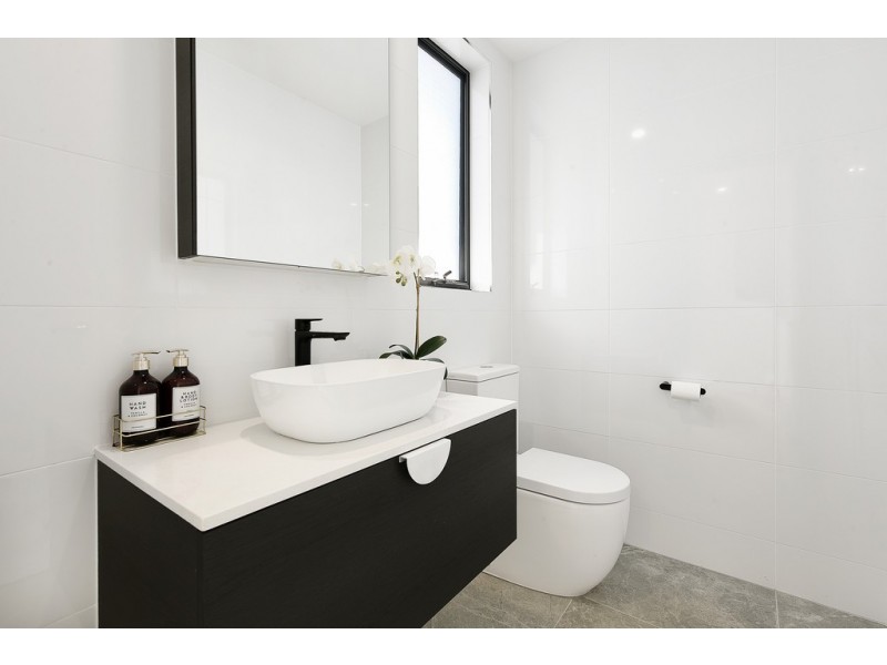 26-28 Drury Ave, Southport QLD 4215