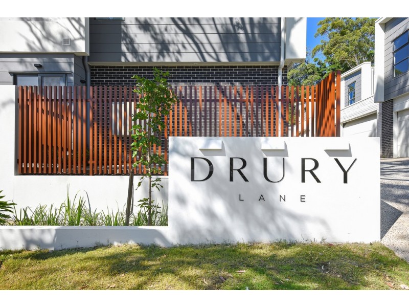 26-28 Drury Ave, Southport QLD 4215