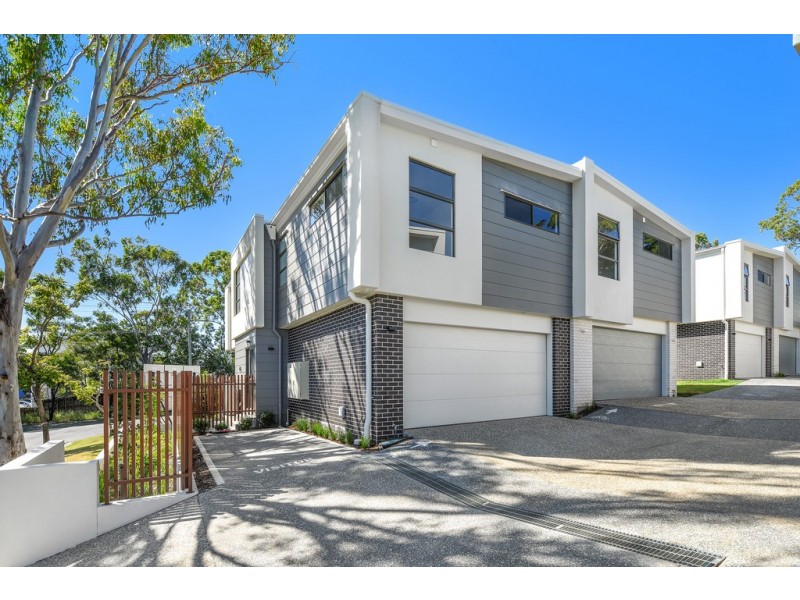 26-28 Drury Ave, Southport QLD 4215