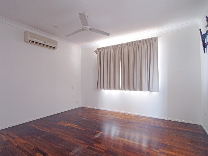 12 Harrow Court, Arundel QLD 4214