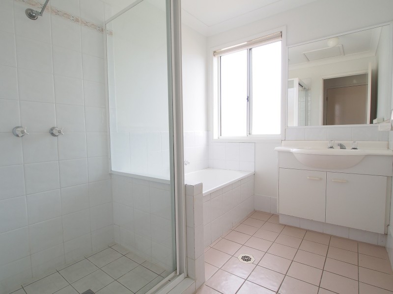 12 Harrow Court, Arundel QLD 4214