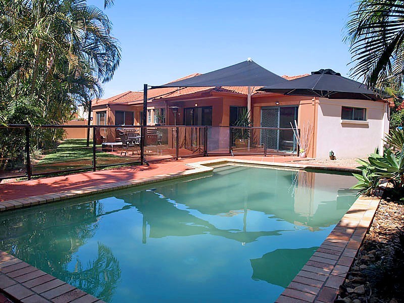 5 Renate Way, Benowa Waters QLD 4217