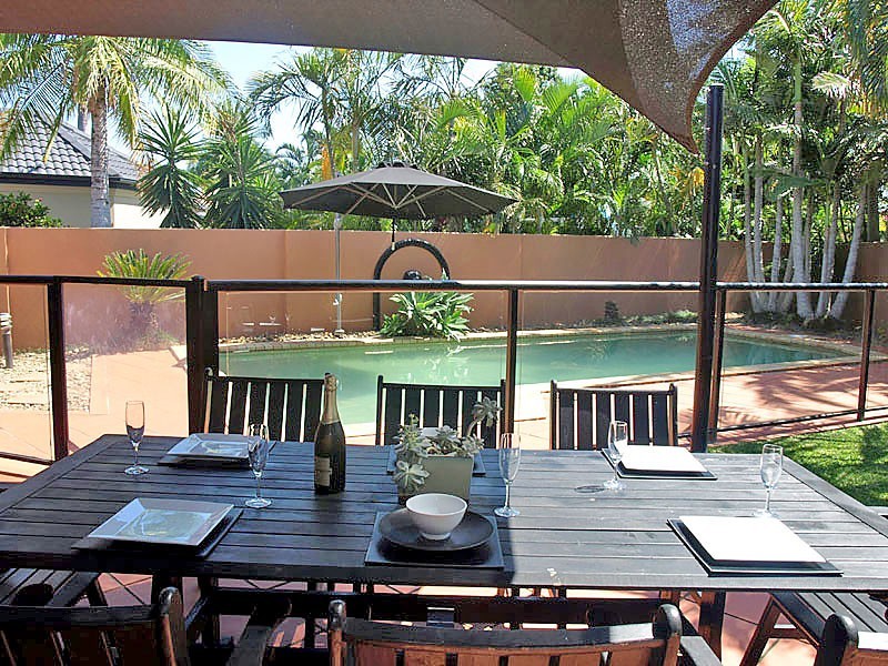 5 Renate Way, Benowa Waters QLD 4217