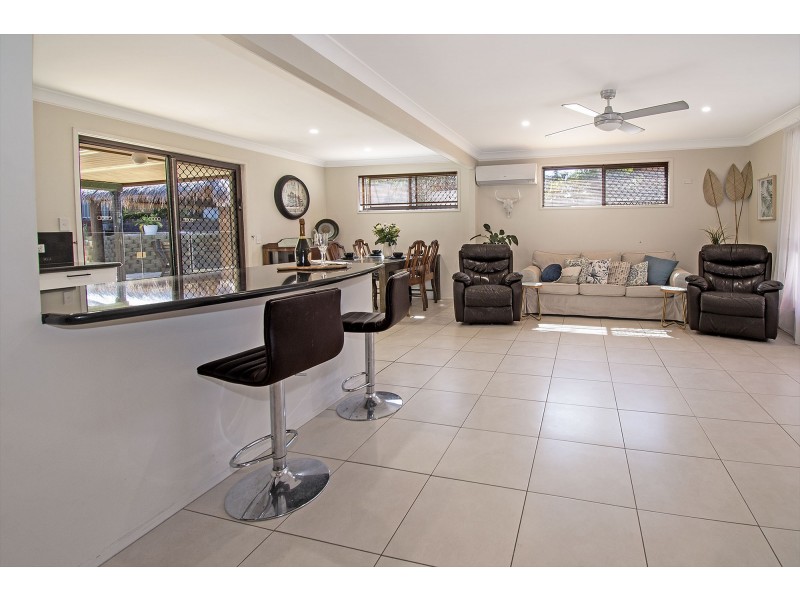 4 Coolong Court, Ashmore QLD 4214