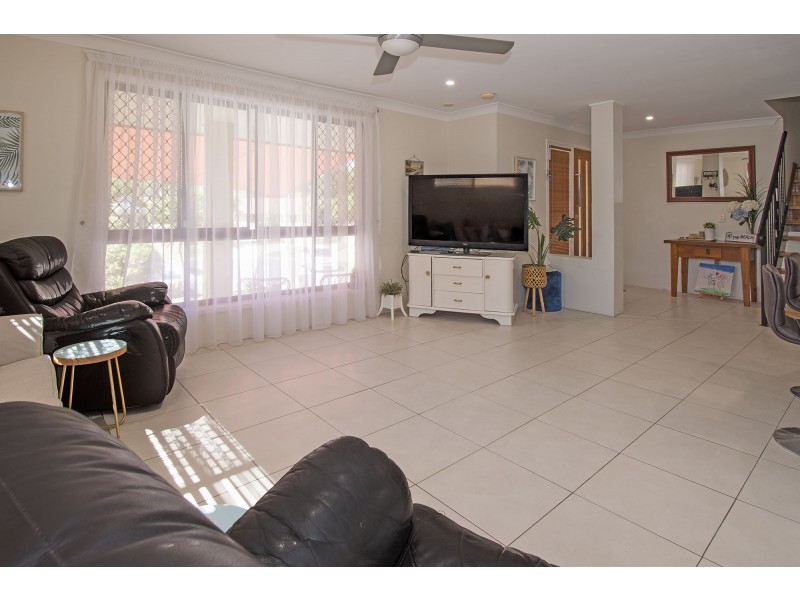 4 Coolong Court, Ashmore QLD 4214