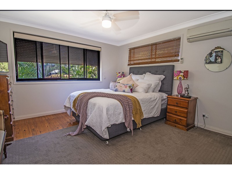 4 Coolong Court, Ashmore QLD 4214
