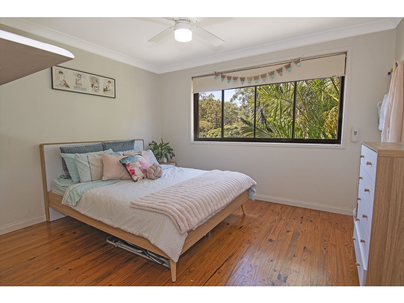 4 Coolong Court, Ashmore QLD 4214