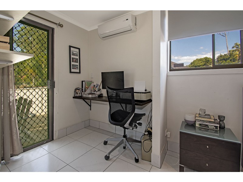 4 Coolong Court, Ashmore QLD 4214