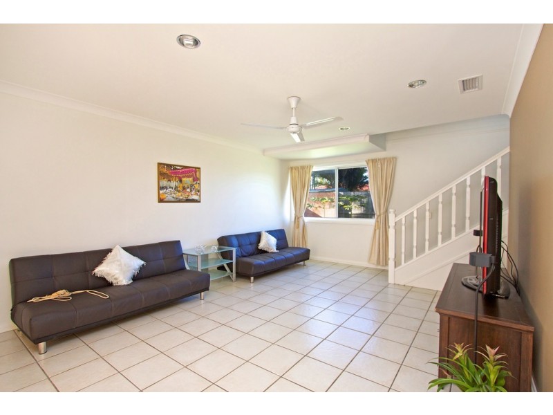 17 Forster Avenue, Sorrento QLD 4217