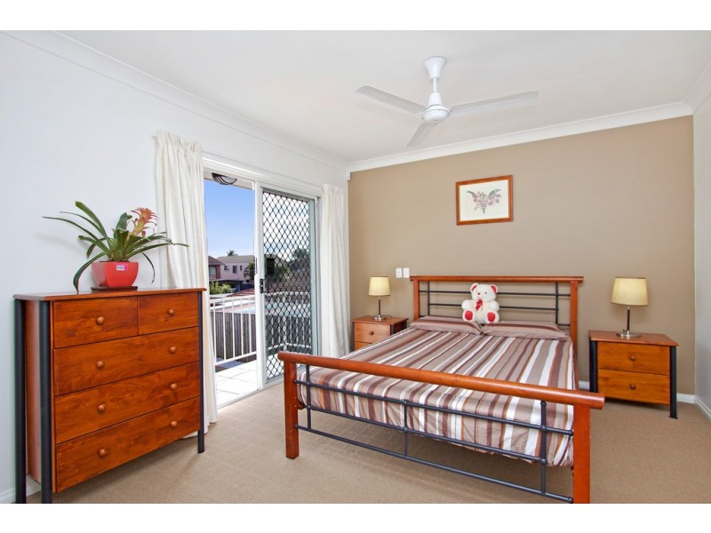 17 Forster Avenue, Sorrento QLD 4217