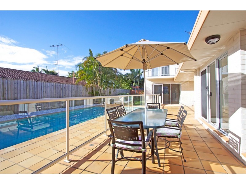 17 Forster Avenue, Sorrento QLD 4217