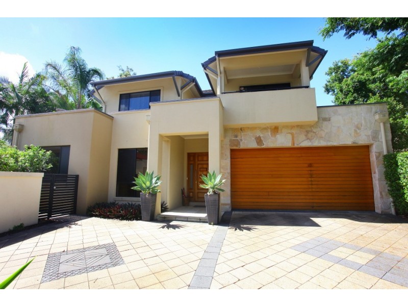 2/45 Winchester Street, Southport QLD 4215