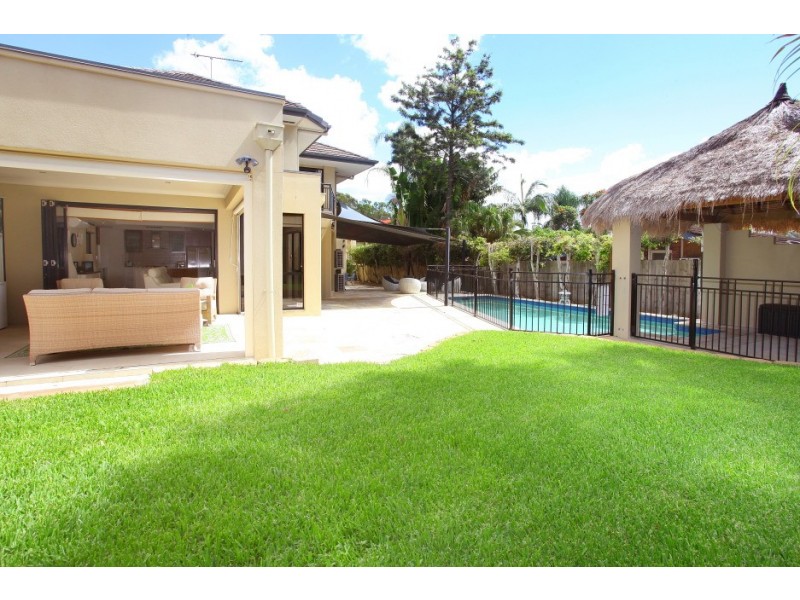 2/45 Winchester Street, Southport QLD 4215