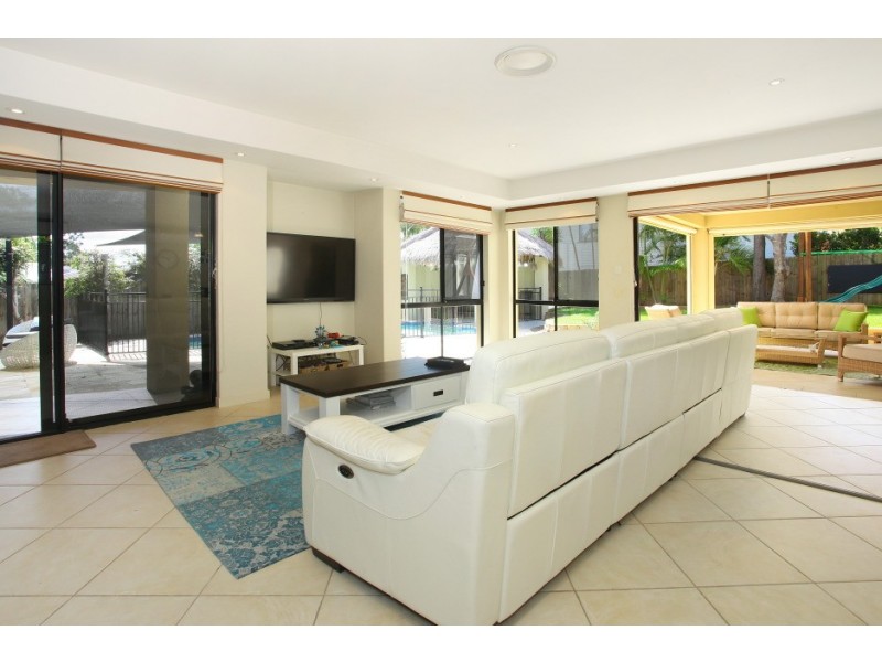 2/45 Winchester Street, Southport QLD 4215