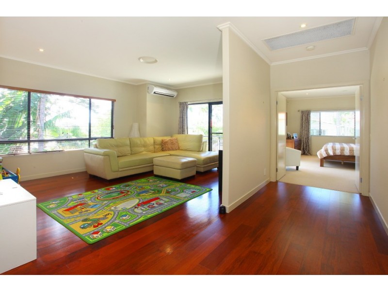 2/45 Winchester Street, Southport QLD 4215