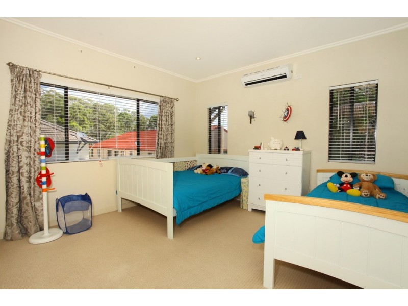 2/45 Winchester Street, Southport QLD 4215