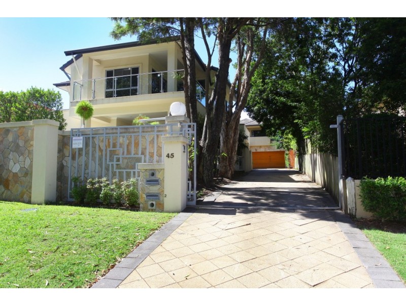 2/45 Winchester Street, Southport QLD 4215