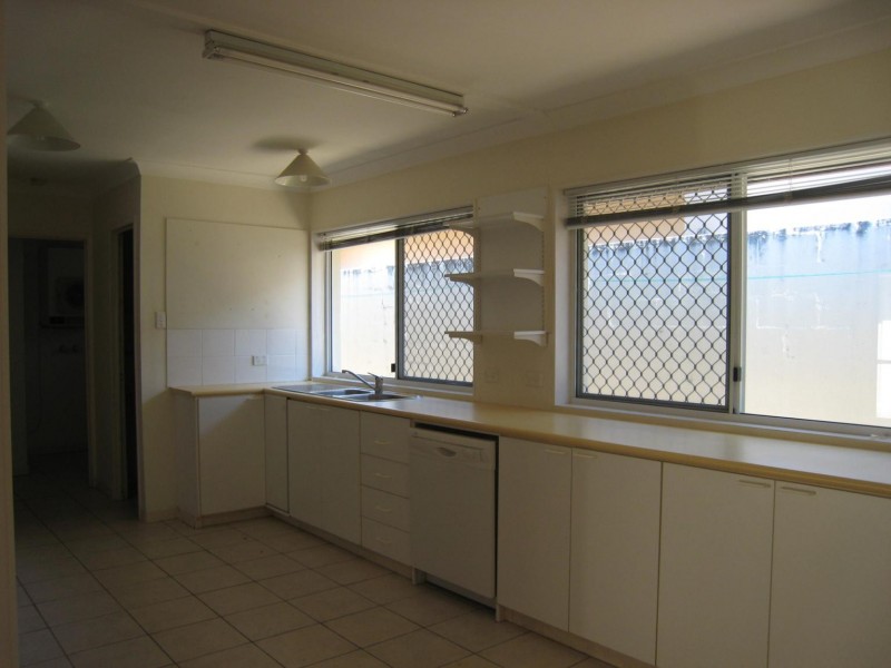 97 Amalfi Drive, Isle Of Capri QLD 4217