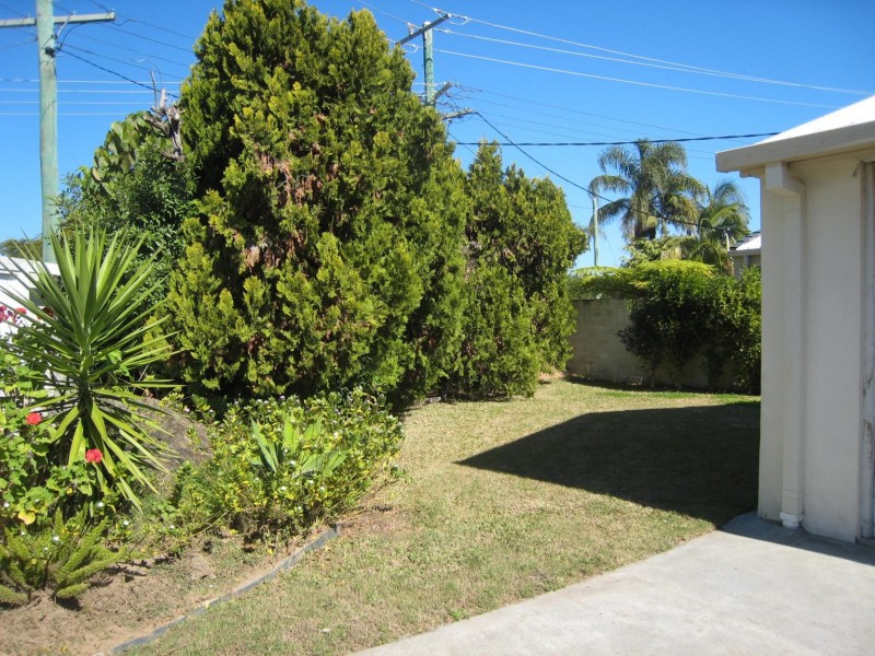 97 Amalfi Drive, Isle Of Capri QLD 4217