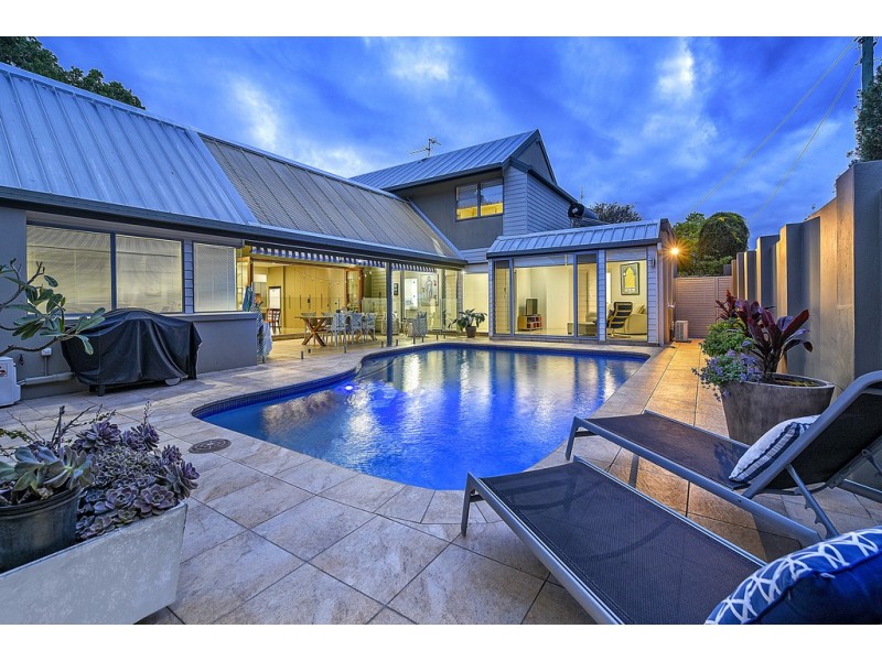 36 Bauer Street, Southport QLD 4215