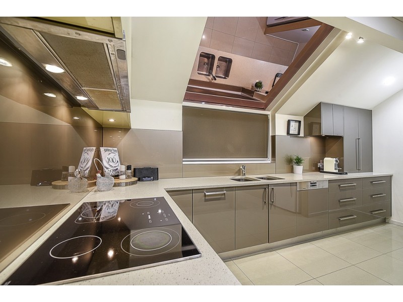 36 Bauer Street, Southport QLD 4215