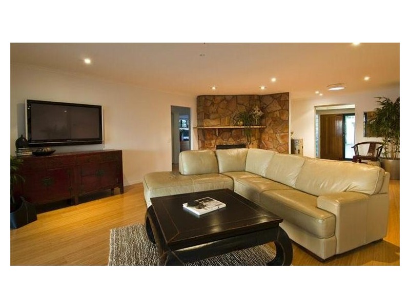 9 Moomba Ct, Sorrento QLD 4217