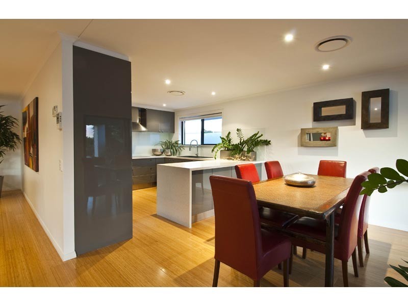 9 Moomba Ct, Sorrento QLD 4217