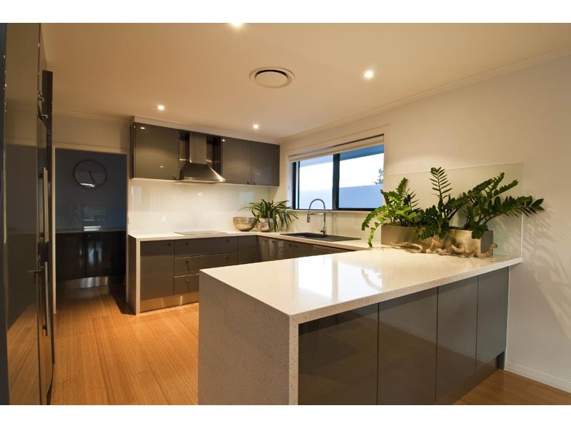 9 Moomba Ct, Sorrento QLD 4217