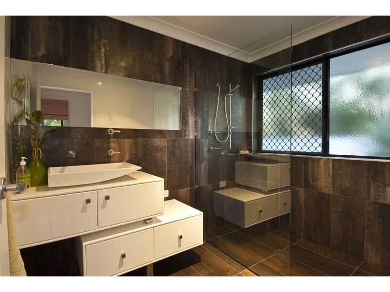 9 Moomba Ct, Sorrento QLD 4217