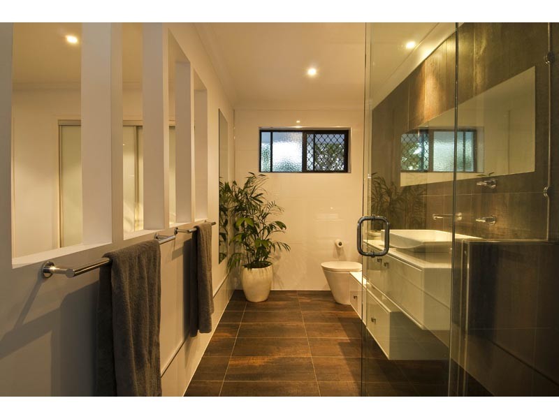 9 Moomba Ct, Sorrento QLD 4217