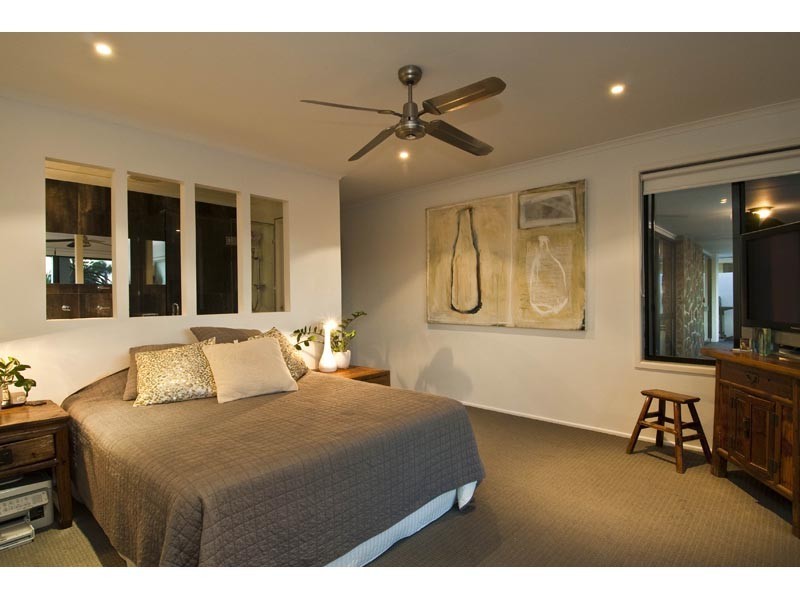 9 Moomba Ct, Sorrento QLD 4217