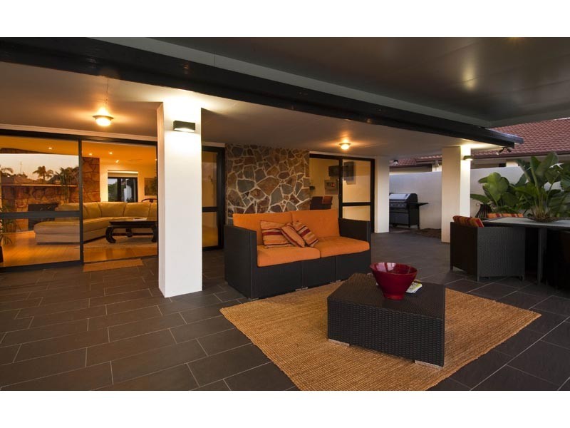 9 Moomba Ct, Sorrento QLD 4217