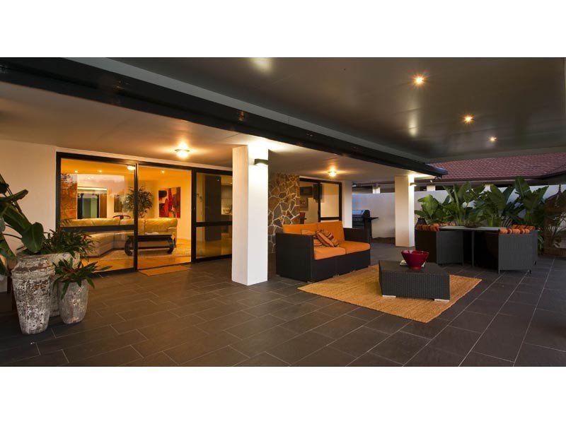 9 Moomba Ct, Sorrento QLD 4217