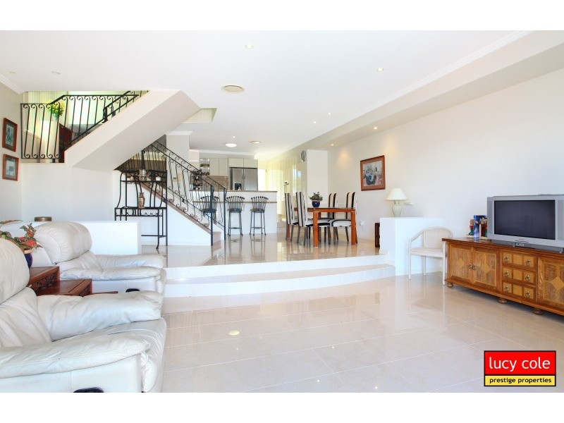 2/12 Sunset Blvd, Surfers Paradise QLD 4217