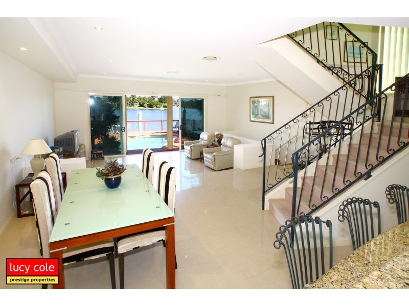 2/12 Sunset Blvd, Surfers Paradise QLD 4217